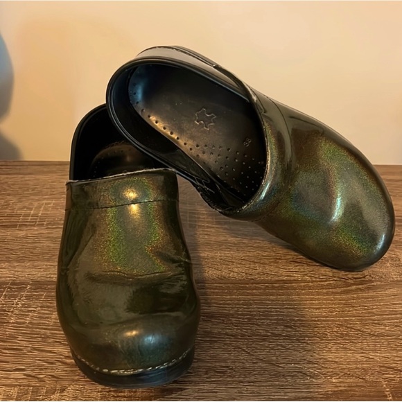 Dansko clogs green size 38 comfortable slip on shoe 8 - Picture 2 of 11